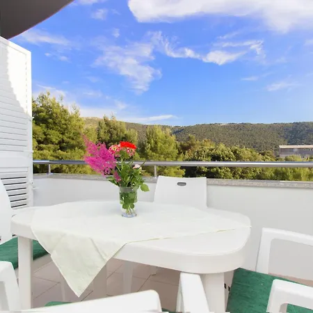 Апартаменты Apartment Apartmani Vesna Grebastica By Interhome