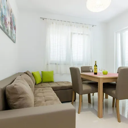 Апартаменты Apartment Apartmani Vesna Grebastica By Interhome *