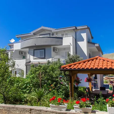 Apartamento Vesna By Interhome