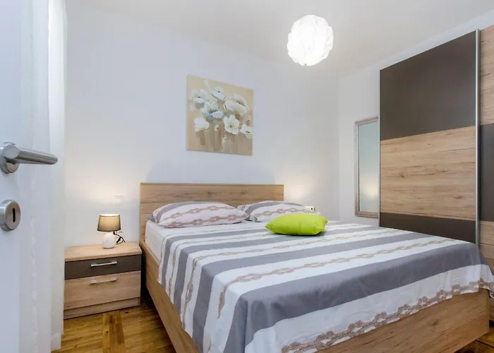 Apartment Apartmani Vesna Grebastica By Interhome Grebaštica