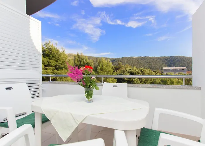 Апартаменты Apartment Apartmani Vesna Grebastica By Interhome