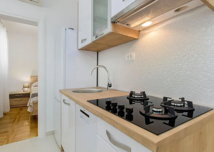 Apartament Apartment Apartmani Vesna Grebastica By Interhome *
