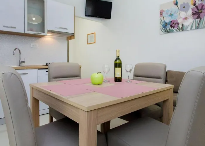 Apartment Apartmani Vesna Grebastica By Interhome