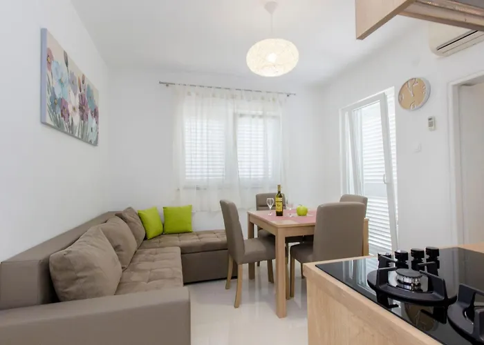 Apartment Apartmani Vesna Grebastica By Interhome Апартаменты *