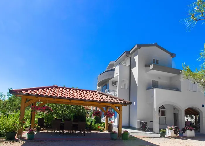 Апартаменты Apartment Apartmani Vesna Grebastica By Interhome