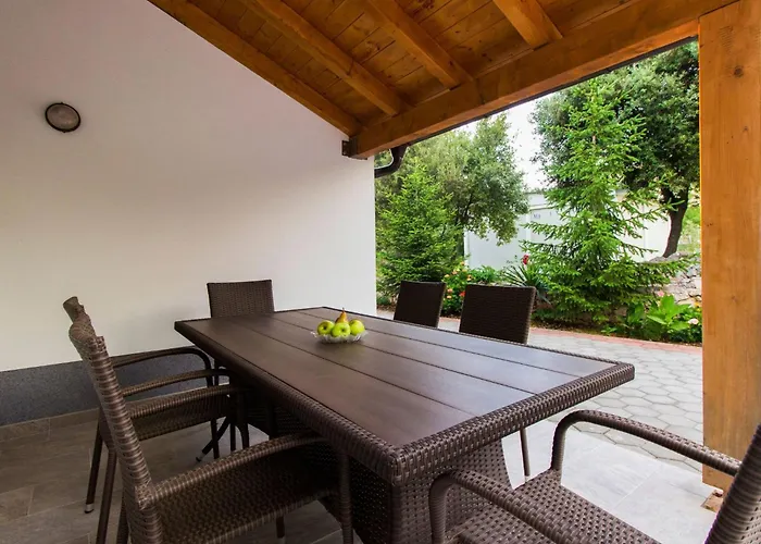 Apartament Apartment Apartmani Vesna Grebastica By Interhome